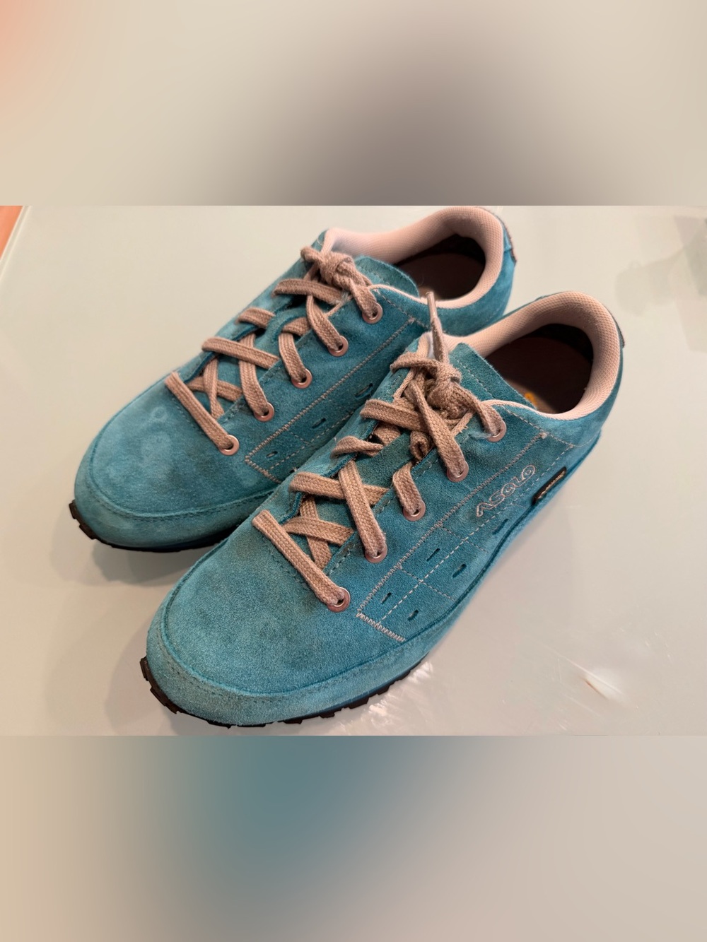 Asolo Women’s Teal Suede Sneaker/hiking shoe sz 7 fits like 6.5